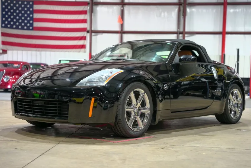2005 Nissan 350Z Touring photo 1