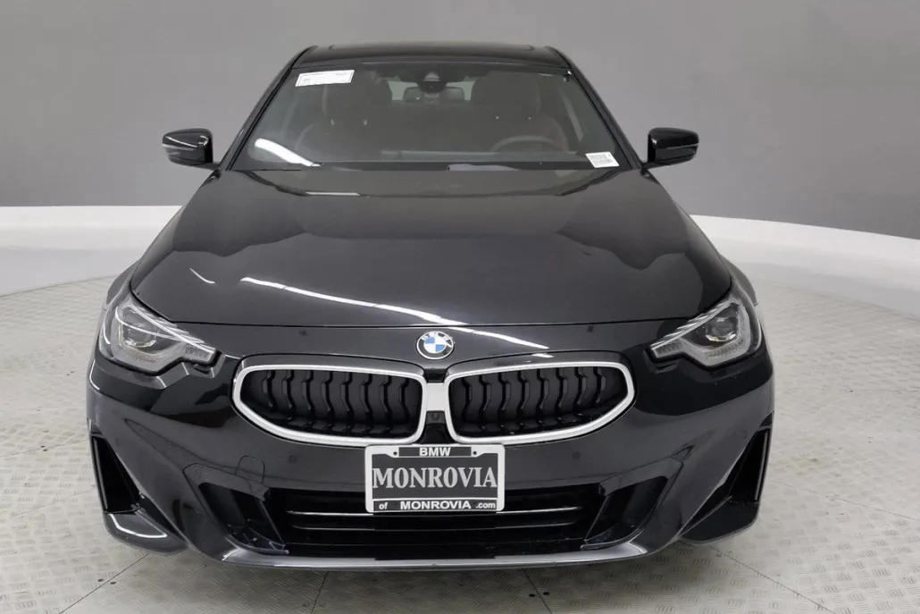 2025 Bmw 230i Coupe photo 1