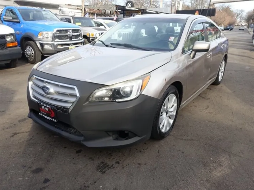 2015 Subaru Legacy 2.5i Premium photo 1