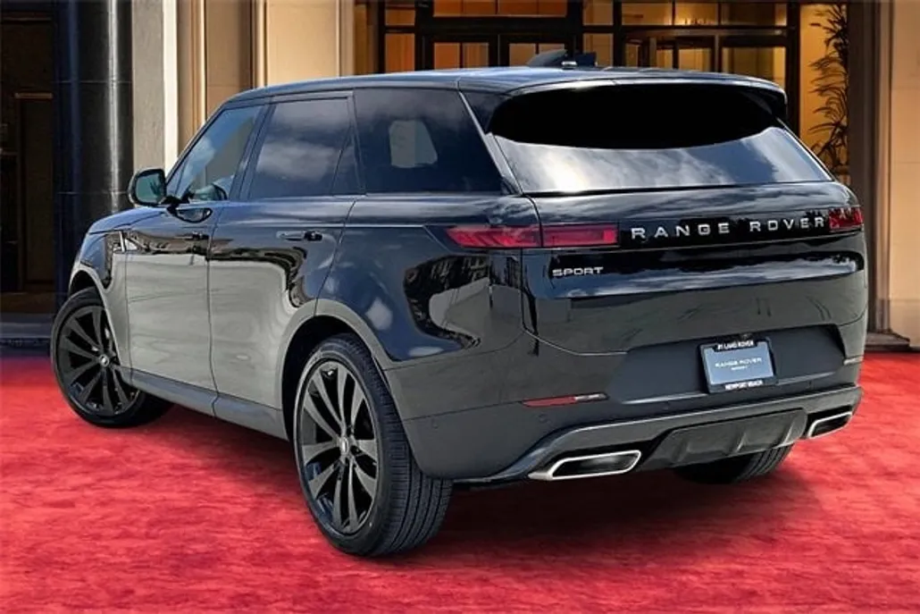 2025 Land Rover Range Rover Sport P360 SE photo 1