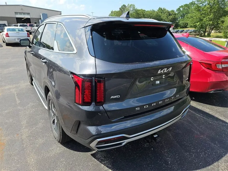 2022 Kia Sorento Hybrid S photo 1