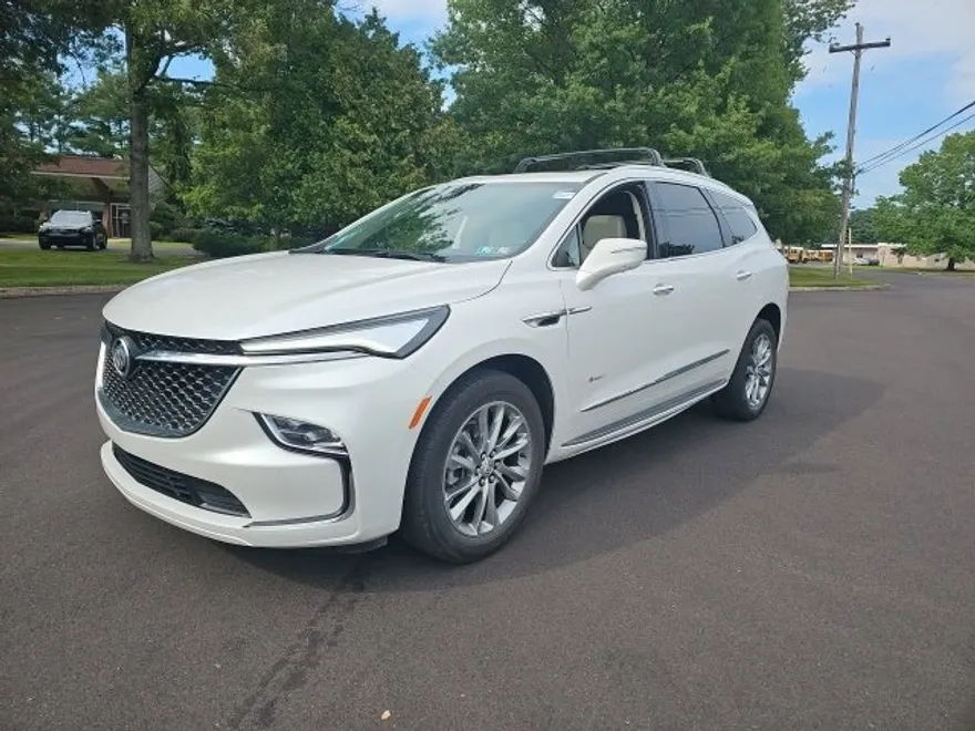 2023 Buick Enclave Avenir photo 1