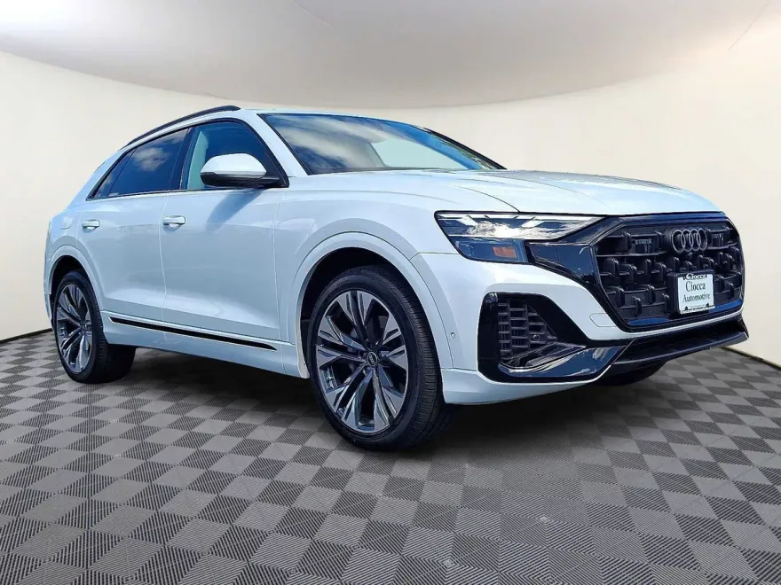 2025 Audi Q8 55 Premium Plus photo 1