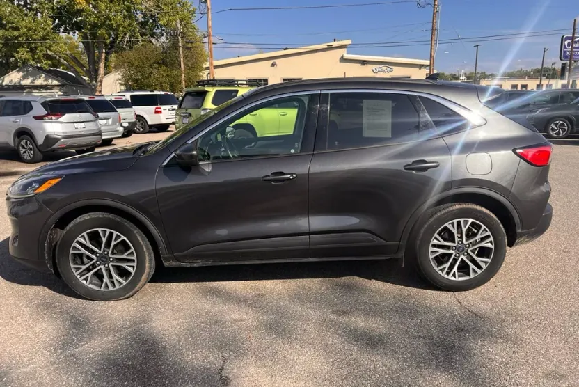 2020 Ford Escape SEL photo 1