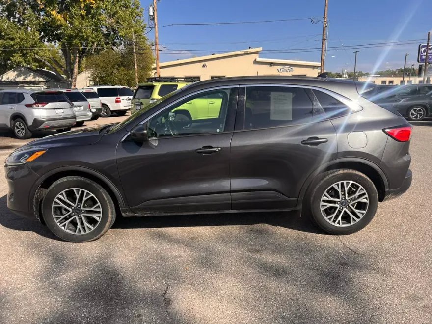2020 Ford Escape SEL photo 1