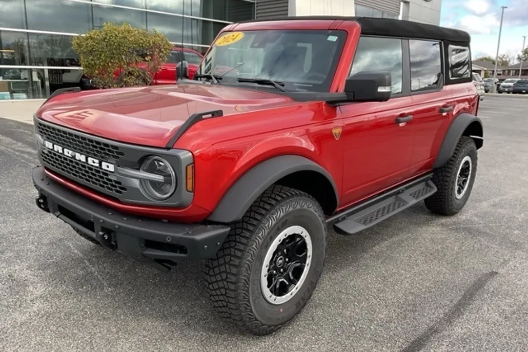 2024 Ford Bronco Badlands photo 1