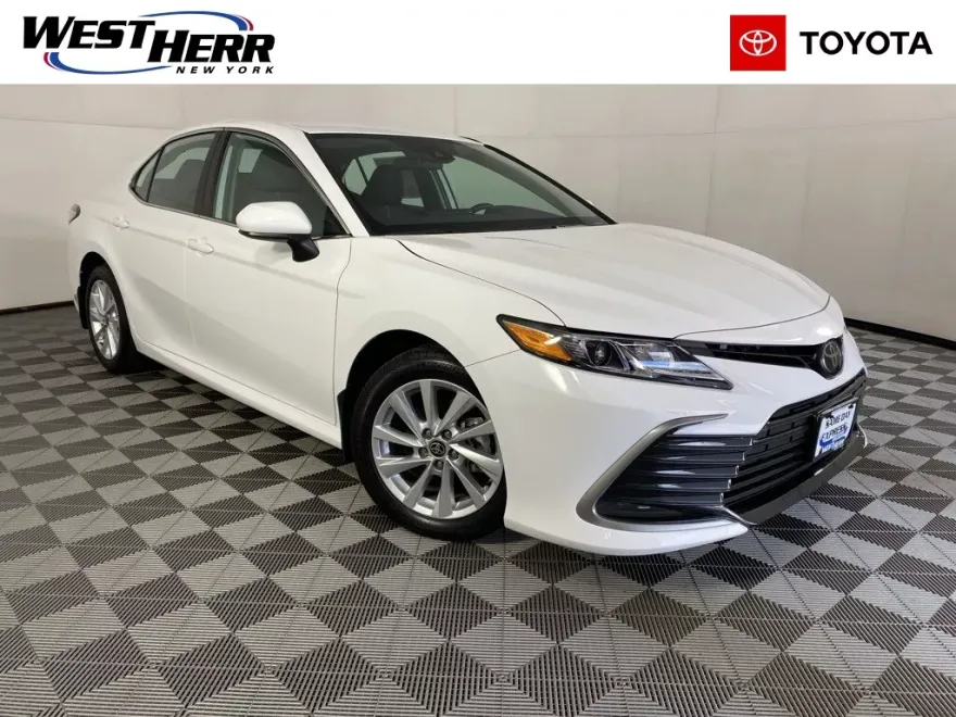2024 Toyota Camry LE photo 1