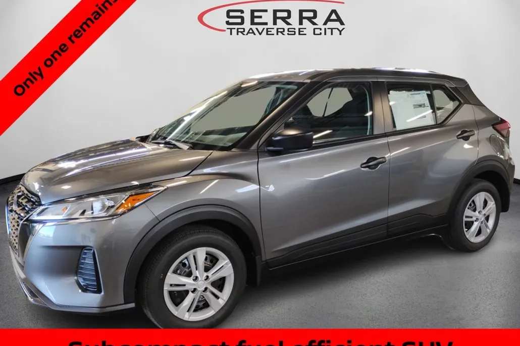 2025 Nissan Kicks Play S photo 1