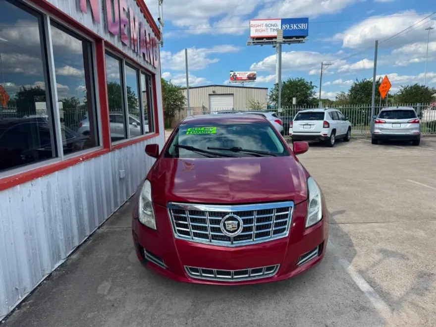 2014 Cadillac XTS Luxury photo 1