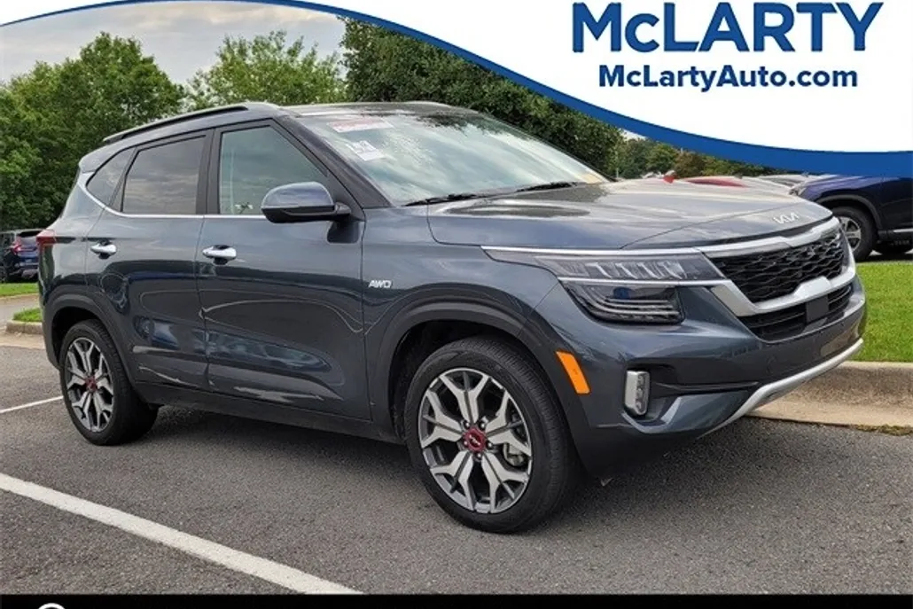 2023 Kia Seltos SX photo 1