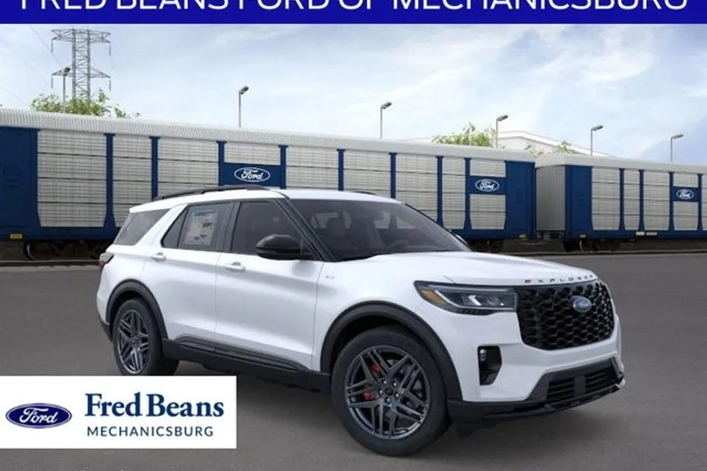 2025 Ford Explorer ST-Line photo 1