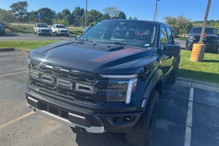 2025 Ford F-150 Raptor photo 1