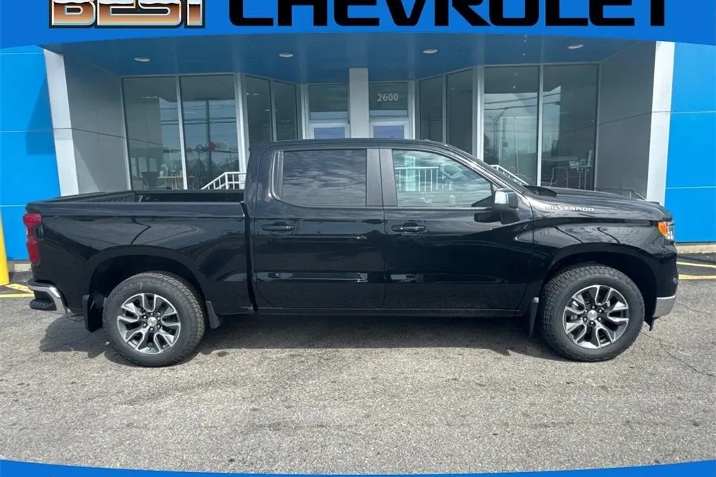 2025 Chevrolet Silverado 1500 LT photo 1