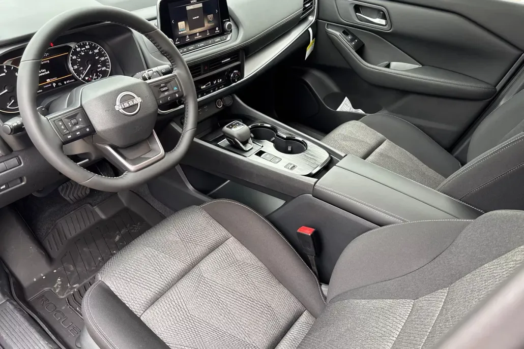 2026 Nissan Rogue SV photo 1