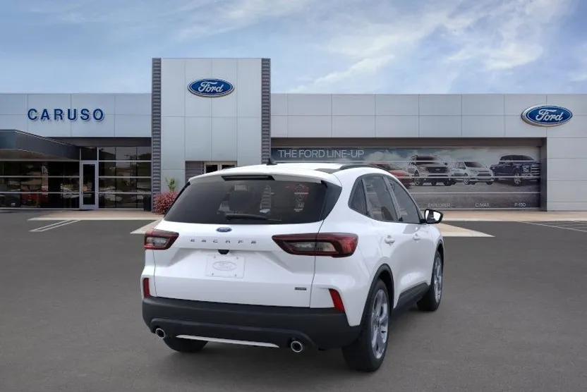 2025 Ford Escape ST-Line photo 1