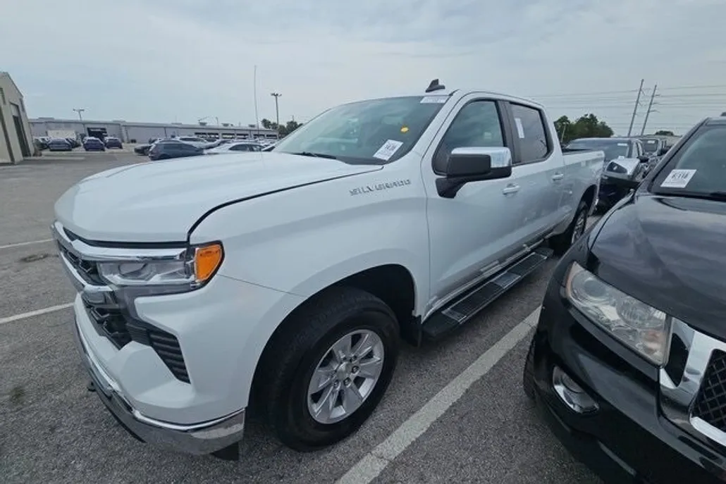 2023 Chevrolet Silverado 1500 LT photo 1