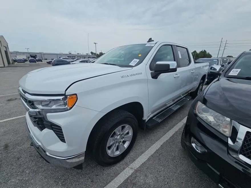 2023 Chevrolet Silverado 1500 LT photo 1