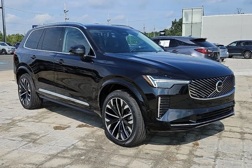 2026 Volvo XC90 Plus photo 1