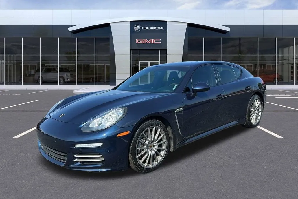 2016 Porsche Panamera 4 photo 1