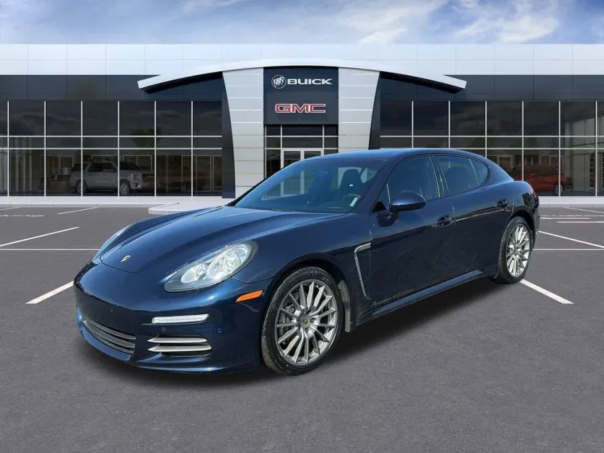 2016 Porsche Panamera 4 photo 1