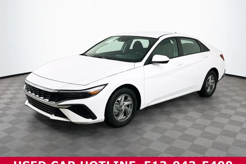 2025 Hyundai Elantra SE photo 1