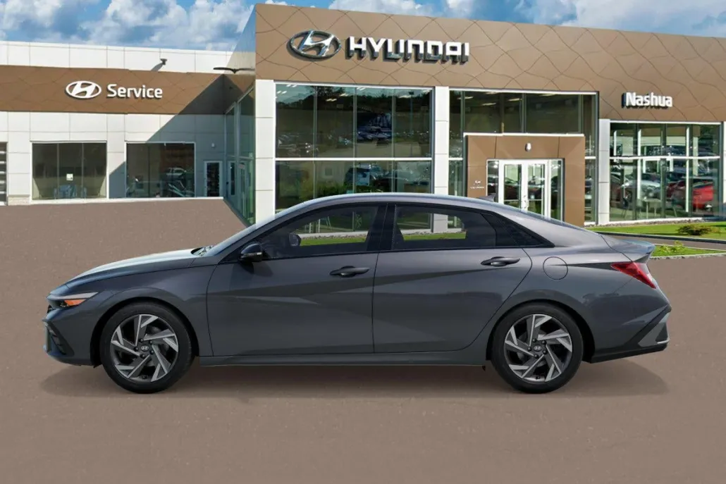 2025 Hyundai Elantra SEL Sport photo 1