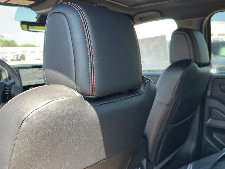 2026 Nissan Frontier Crew Cab PRO-X photo 2