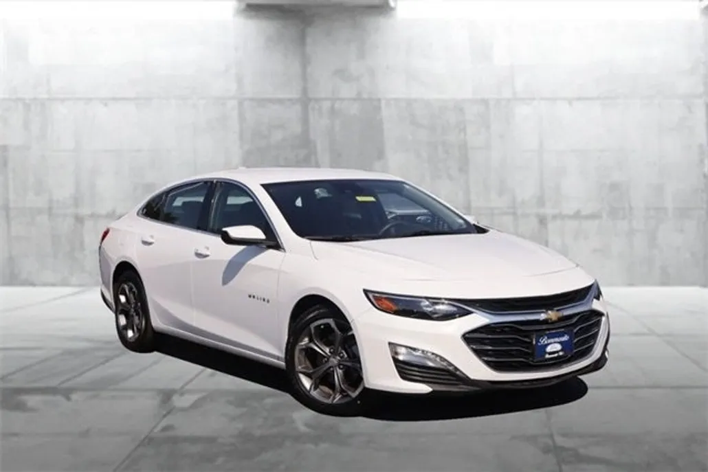 2024 Chevrolet Malibu 1LT photo 1
