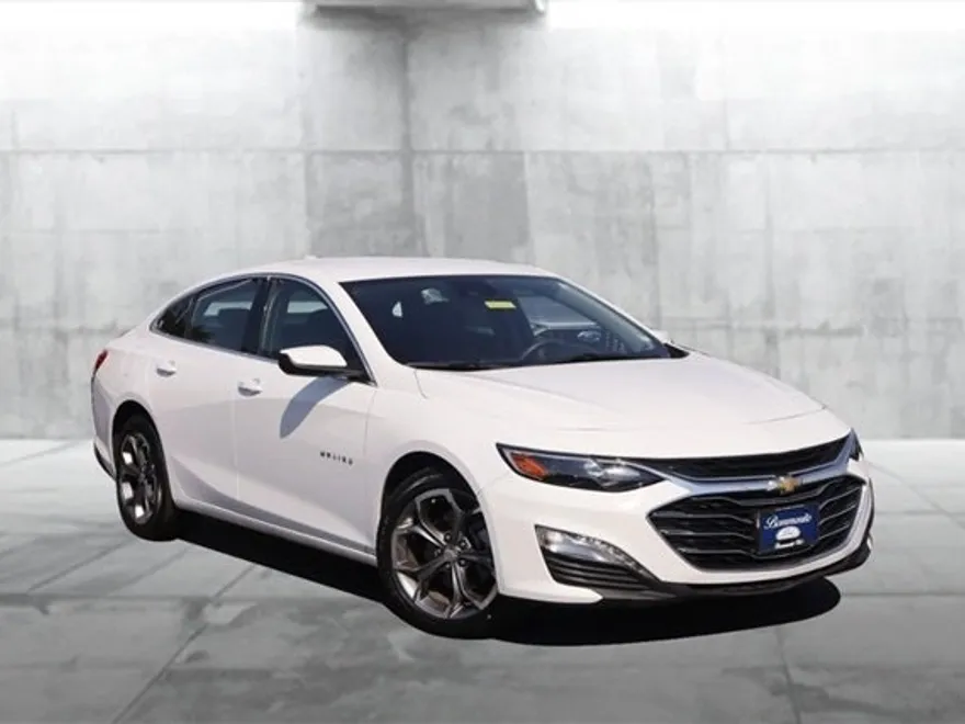 2024 Chevrolet Malibu 1LT photo 1