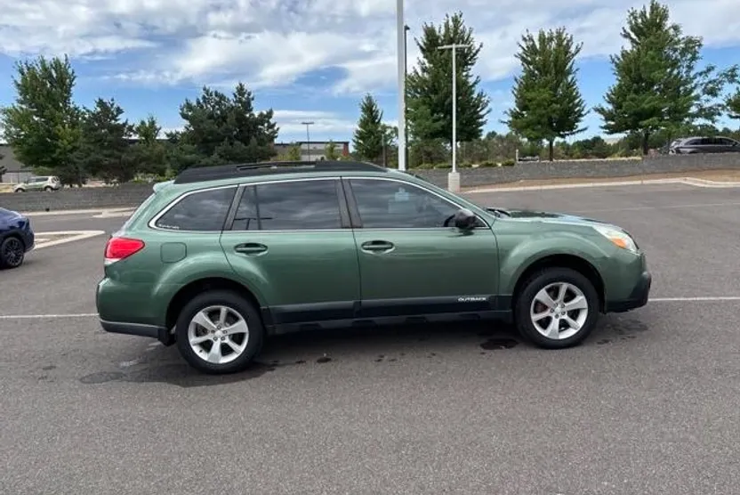 2014 Subaru Outback 2.5i photo 1