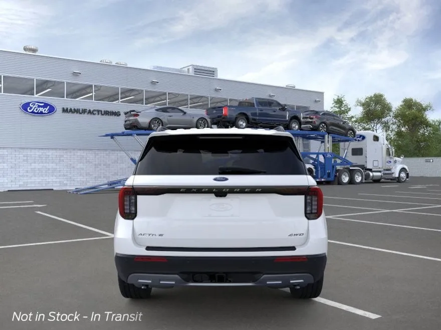 2025 Ford Explorer photo 1