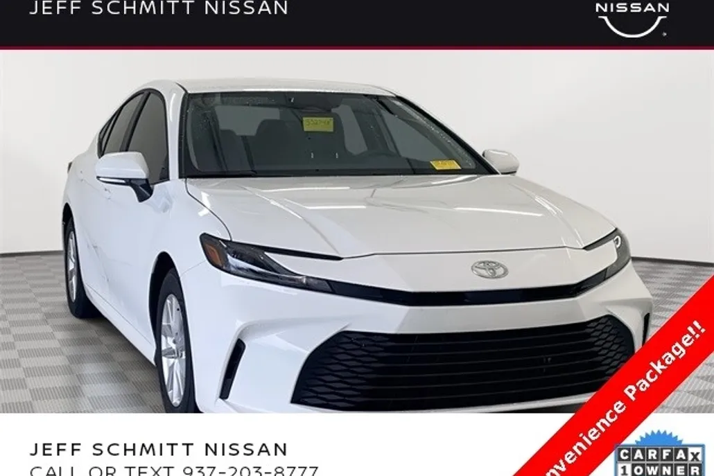 2025 Toyota Camry LE photo 1