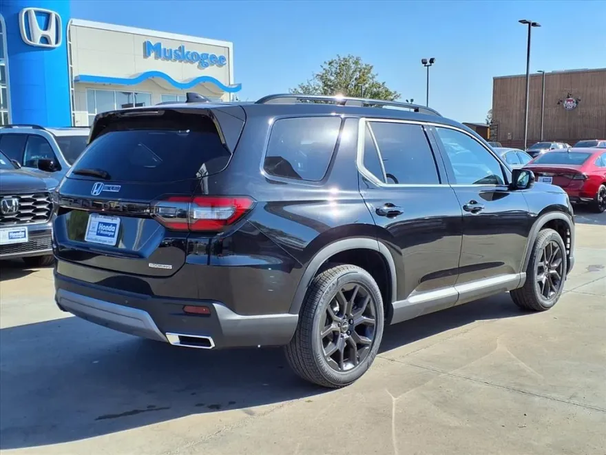 2025 Honda Pilot Touring photo 1