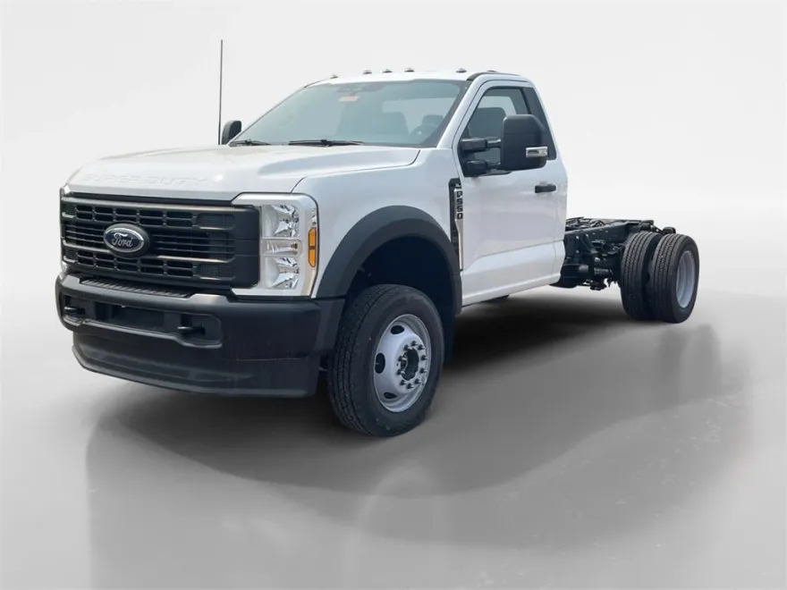 2024 Ford F-550 photo 1
