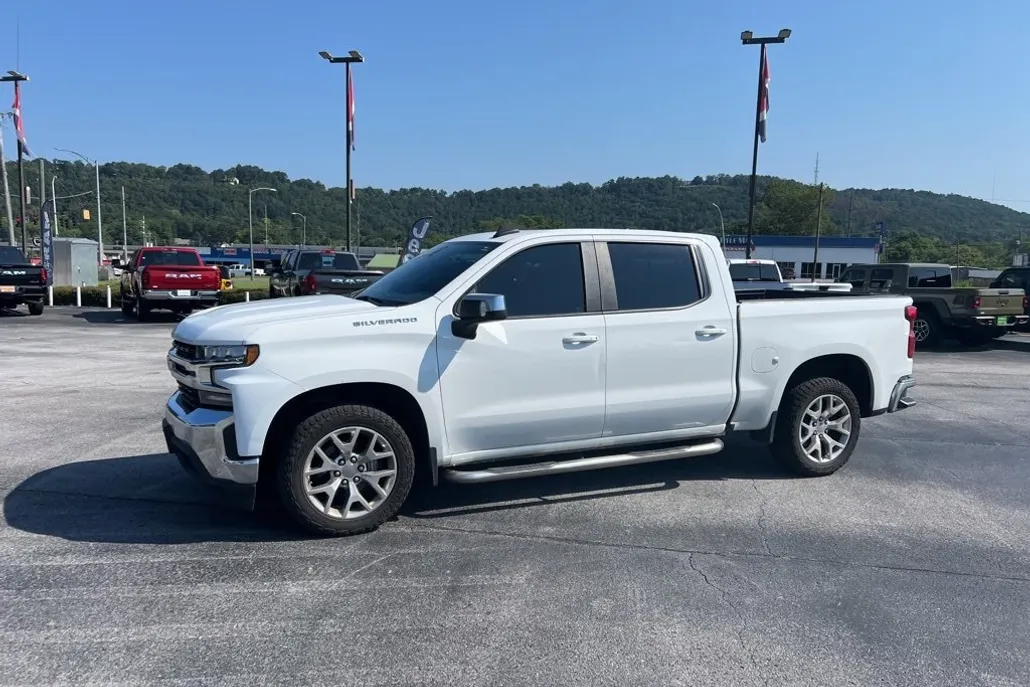 2019 Chevrolet Silverado 1500 LT photo 1