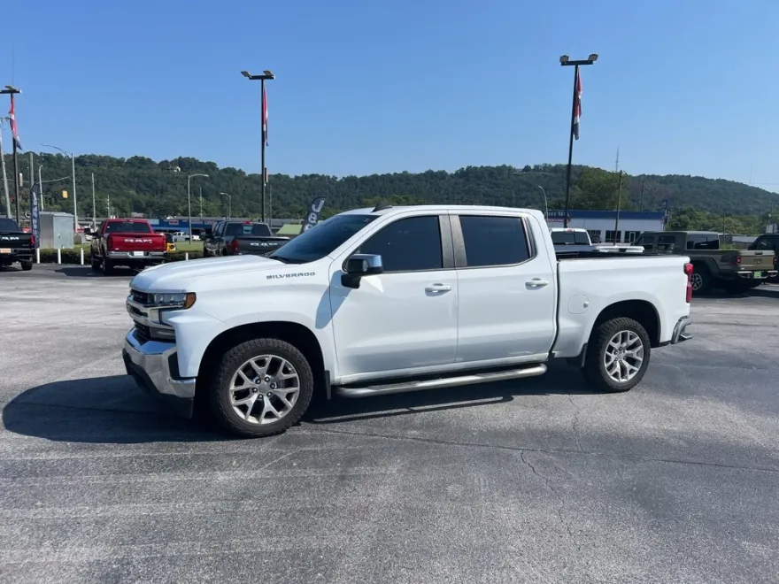 2019 Chevrolet Silverado 1500 LT photo 1