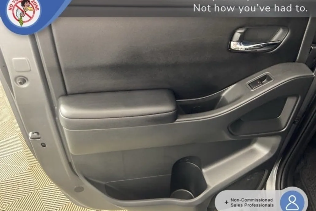 2025 Nissan Frontier Crew Cab SL photo 1