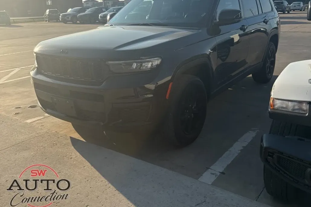 2024 Jeep Grand Cherokee Altitude photo 1