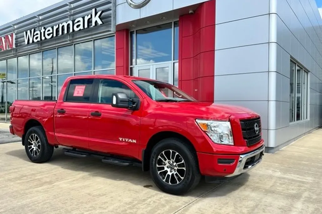 2024 Nissan Titan SV photo 1