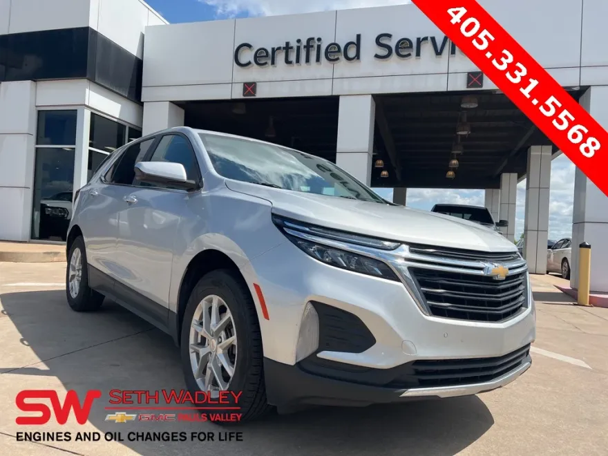 2022 Chevrolet Equinox LT photo 1