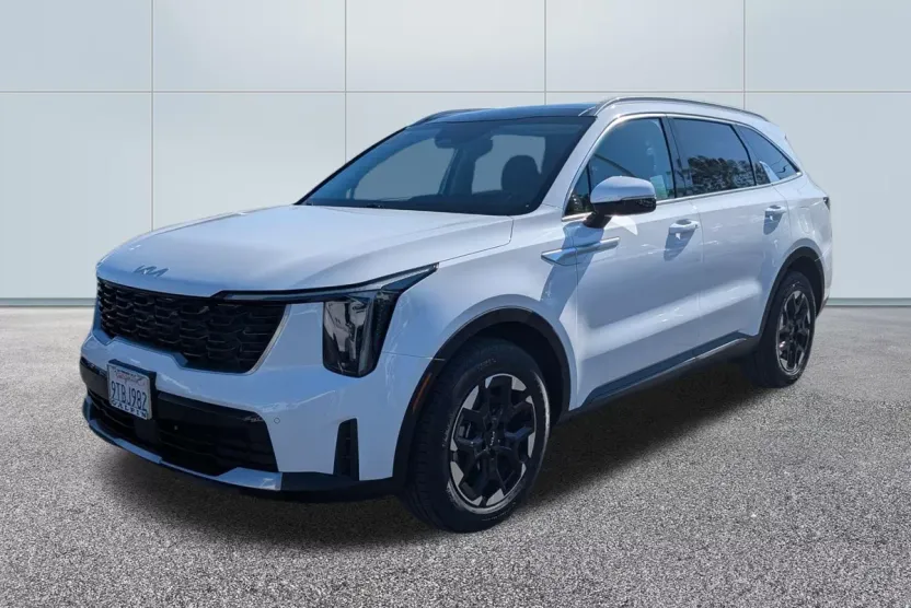 2025 Kia Sorento S photo 1