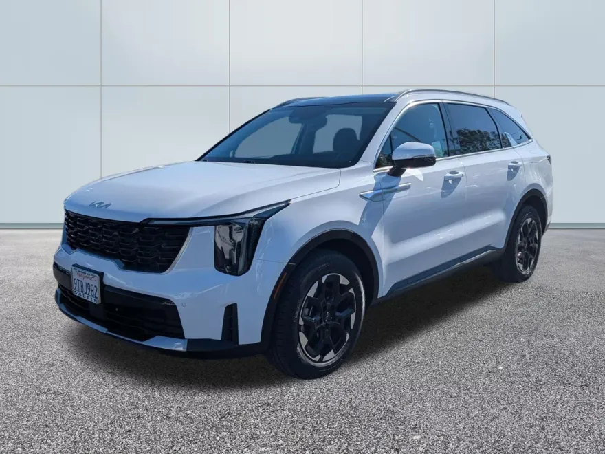 2025 Kia Sorento S photo 1