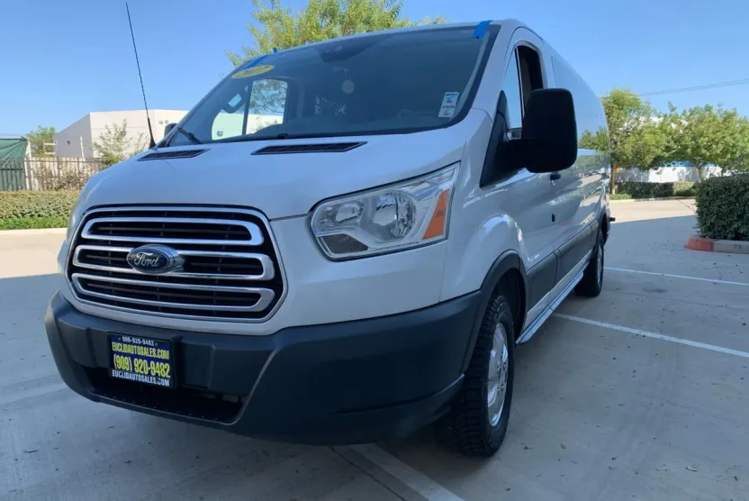 2017 Ford Transit XLT Van photo 1
