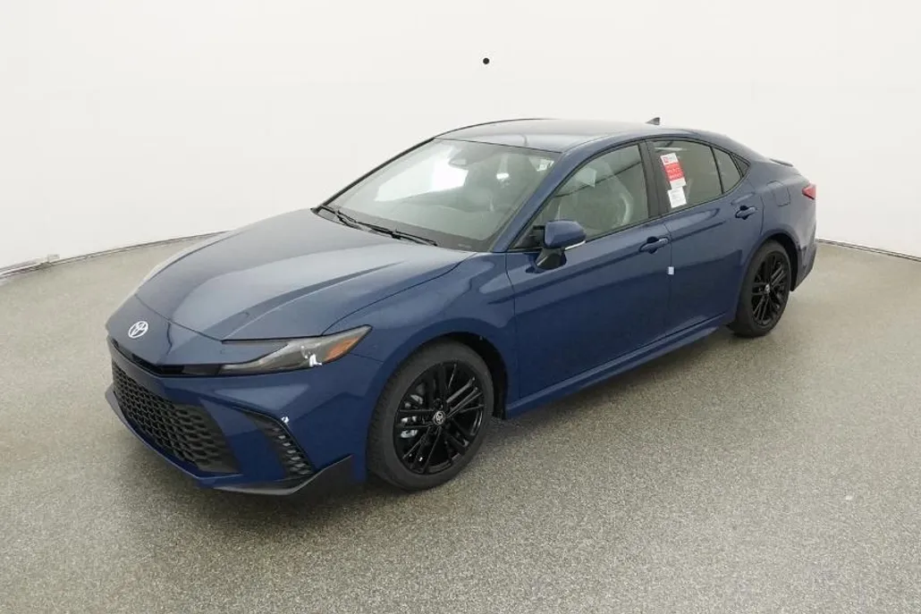2026 Toyota Camry SE photo 1