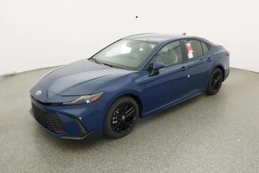 2026 Toyota Camry SE photo 1