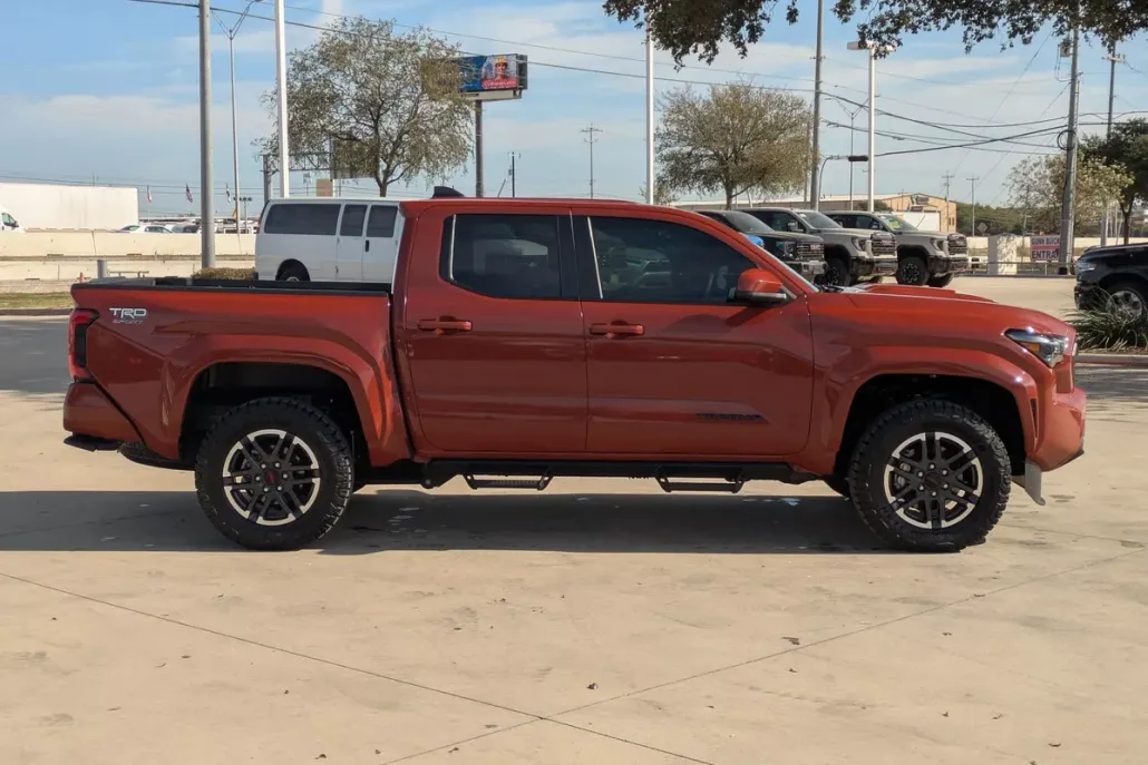 2025 Toyota Tacoma 4x4 TRD Sport photo 1