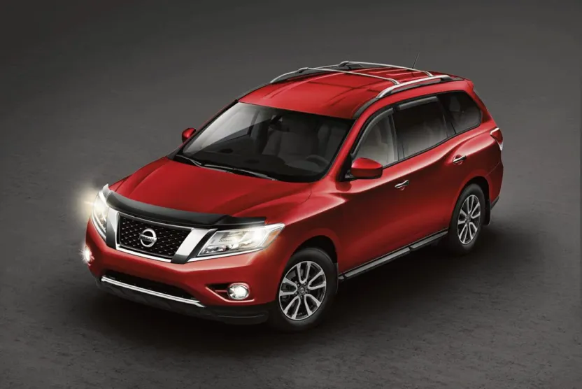 2015 Nissan Pathfinder SL photo 1