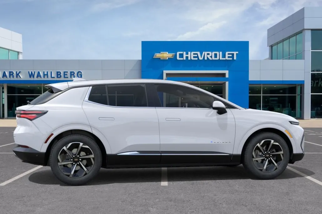 2025 Chevrolet Equinox EV 1LT photo 1