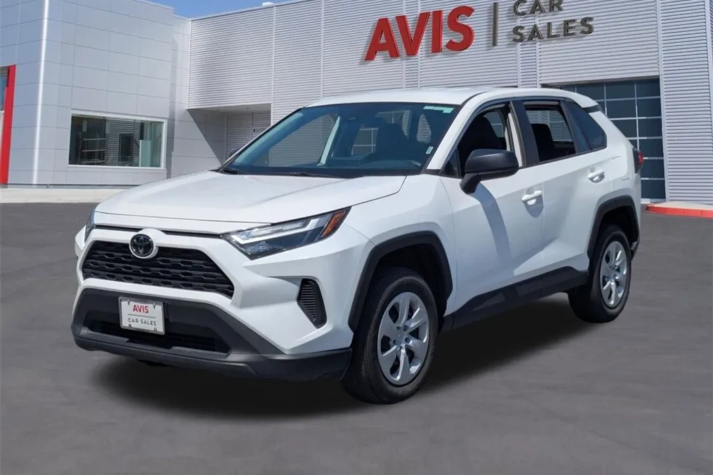 2024 Toyota RAV4 LE photo 1