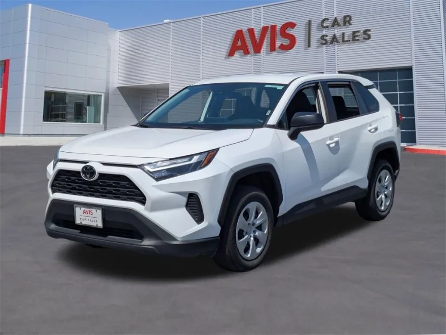 2024 Toyota RAV4 LE photo 1